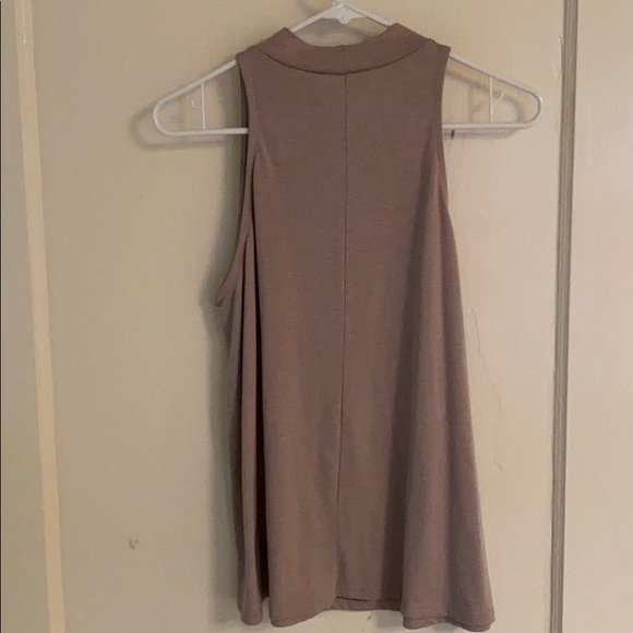 High Neck Sleeveless top - Picture 2 of 2